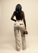 Calça Cargo Justa no Corpo, Solta nas Pernas – Conforto e Elegância